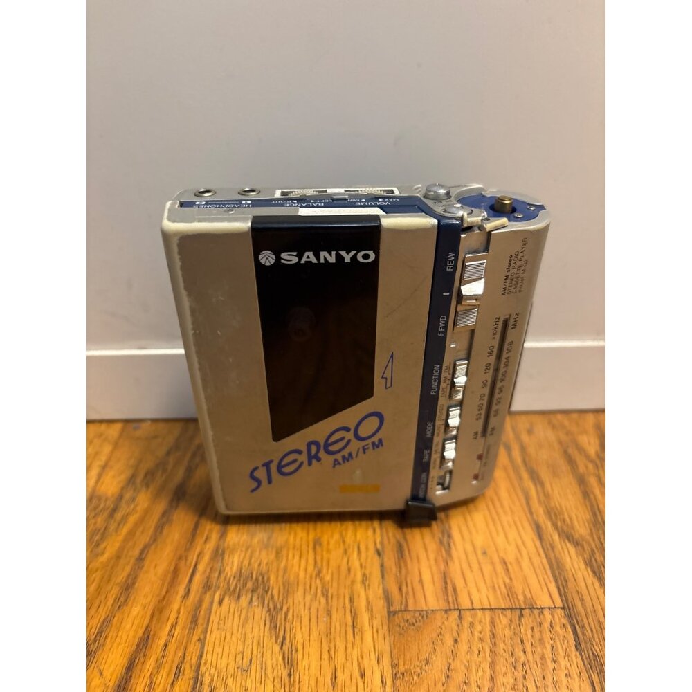 Vintage Sanyo Stereo AM/FM Cassette Player parts only